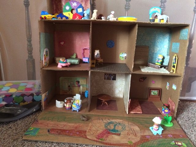 Indoor Activity doll house